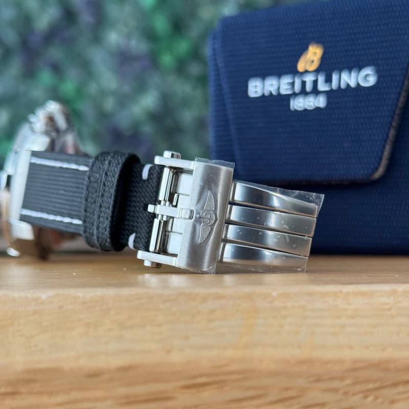 Breitling Avenger Chronograph GMT 45 A24315101B1X2, фото 4