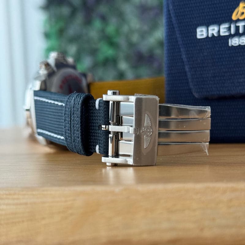 Breitling Avenger Chronograph GMT, фото 3