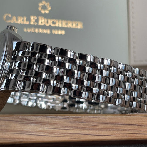Carl F. Bucherer Adamavi ref. 00.10314.08.55.21 — stahl Automatic watch