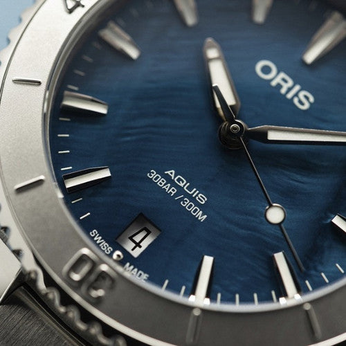 Oris Aquis Date Aegean Blue 36.5mm