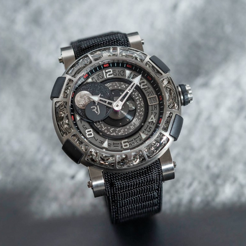 Romain Jerome Arraw 6919 Limited Edition ref. 1S45L.TZTR.8023.PR.ASN19 — titaniumium Manual-winding watch