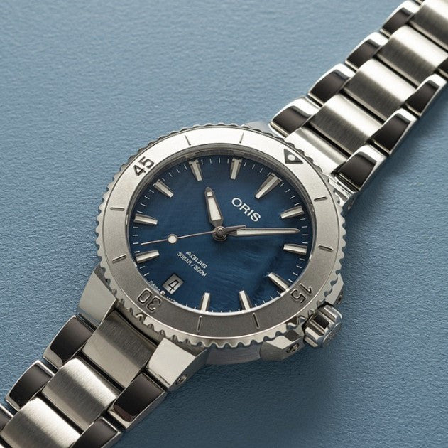 Oris Aquis Date Aegean Blue 36.5mm