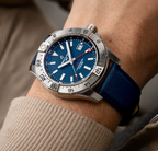 Breitling Avenger Automatic Gmt 44